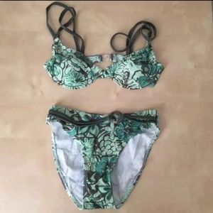 Green Floral 2 Piece Bikini Swimsuit NWOT
